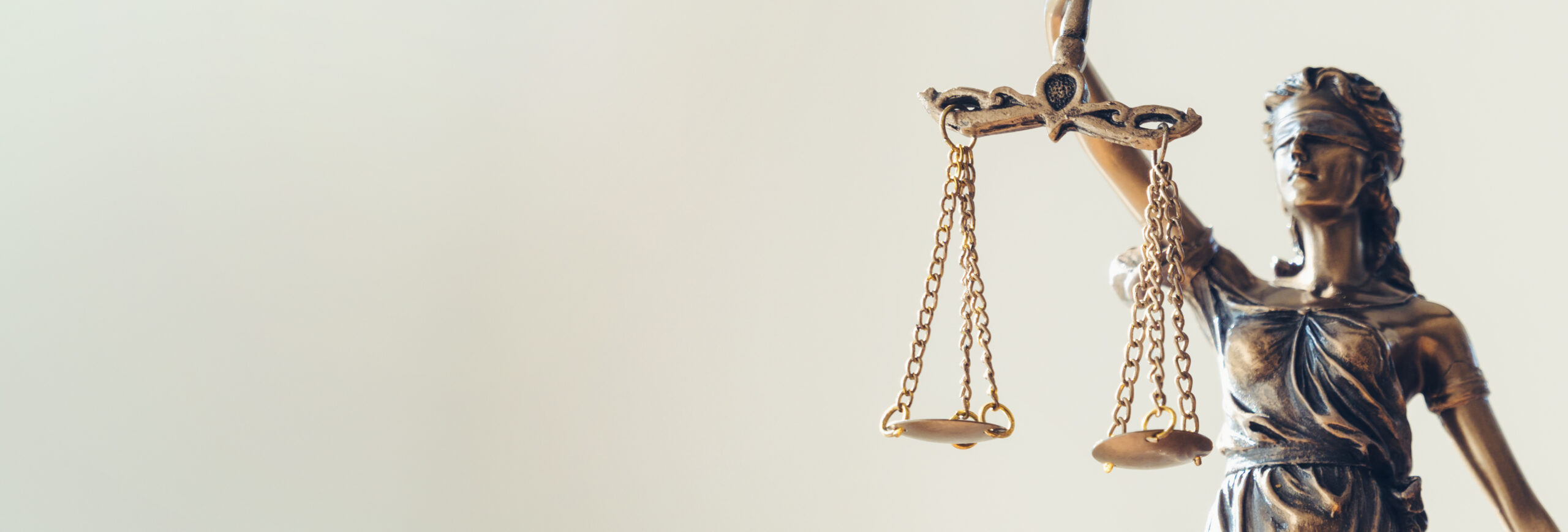 Justizia Göttin der Gerechtigkeit als Sinnbild für den starken Gerechtigkeitssinn von Hochsensiblen Persönlichkeiten